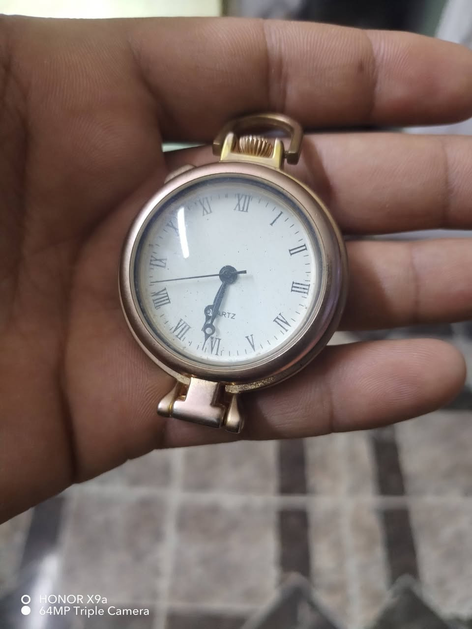 ساعه جيبيه قديمه
ماكنه ياباني ارقام رومانيه للبيع
***********
