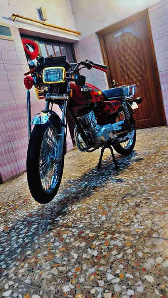 سلام عليكم دراجه ايرني للبيع 2025اوراق اصليه دراجه شوفت عينك ماشيه 8000الاف تجي تفحص وجيك وشوفها سعرها 750بيها مجال مكاني بغداد الامين الثانيه ***********بي واتساب
