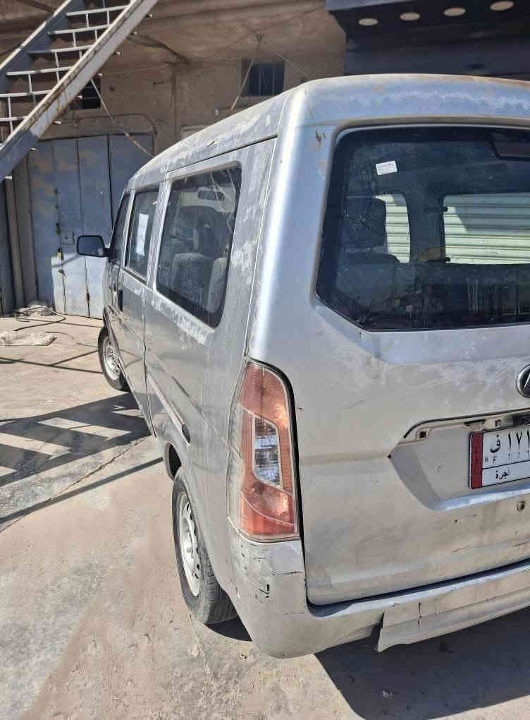 سلام عليكم
سياره ليفان 2014 

10 راكب 

محرك نضيف 

داخل نضيف 

باتري جديد

تبريد شغال 
السعر 28 بيها مجال

***********
