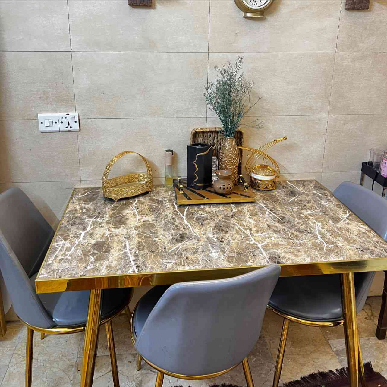 سلام عليكم
ميز طعام للبيع 4 كراسي 
تركي


**إذا كنت صاحب هذا الإعلان وتريد حذفه لأي سبب، رجاءا أرسل رسالة إلى الدعم الفني**