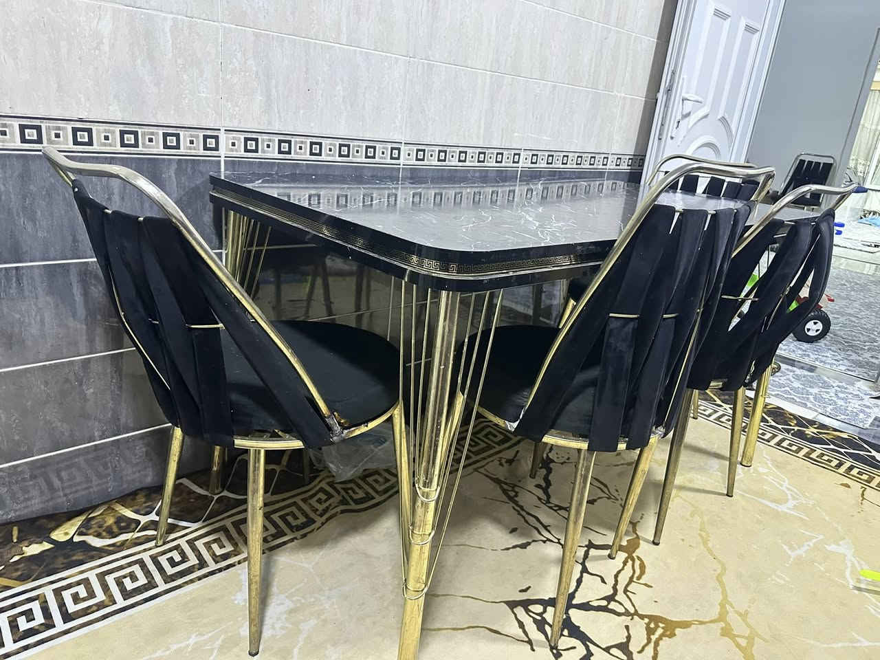 � للبيع ميز تركي ويا ٥ كراسي
نظيف ومرتب، الاستخدام خفيف
الكراسي بيها لحيم بسيط فقط
💵 السعر: ١٧٠ ألف بي مجال بسيط
📍 الموقع: كركوك / اسرى / خلف جامع العدل


**إذا كنت صاحب هذا الإعلان وتريد حذفه لأي سبب، رجاءا أرسل رسالة إلى الدعم الفني**