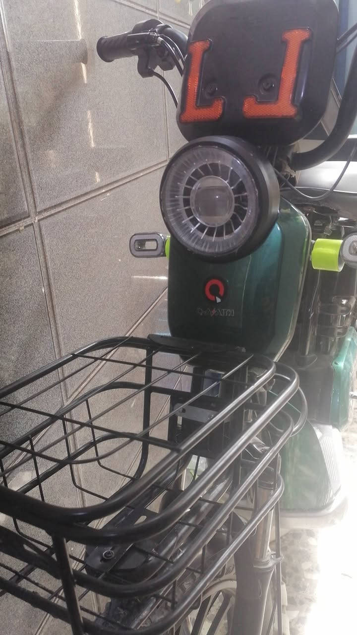 السلام عليكم دراجه شحن او بايسكل نضام ام بي ثري وجهاز إنذار دراجه استعمال شهر كامل موصفاتها صارت علينه بالاقصاد ب800 انطينه مقدمه 100وهسه ستحقت50مال شهر الي ياخذها بالقصاد نفس سعرها اذا نقدي احسبها 650


**إذا كنت صاحب هذا الإعلان وتريد حذفه لأي سبب، رجاءا أرسل رسالة إلى الدعم الفني**