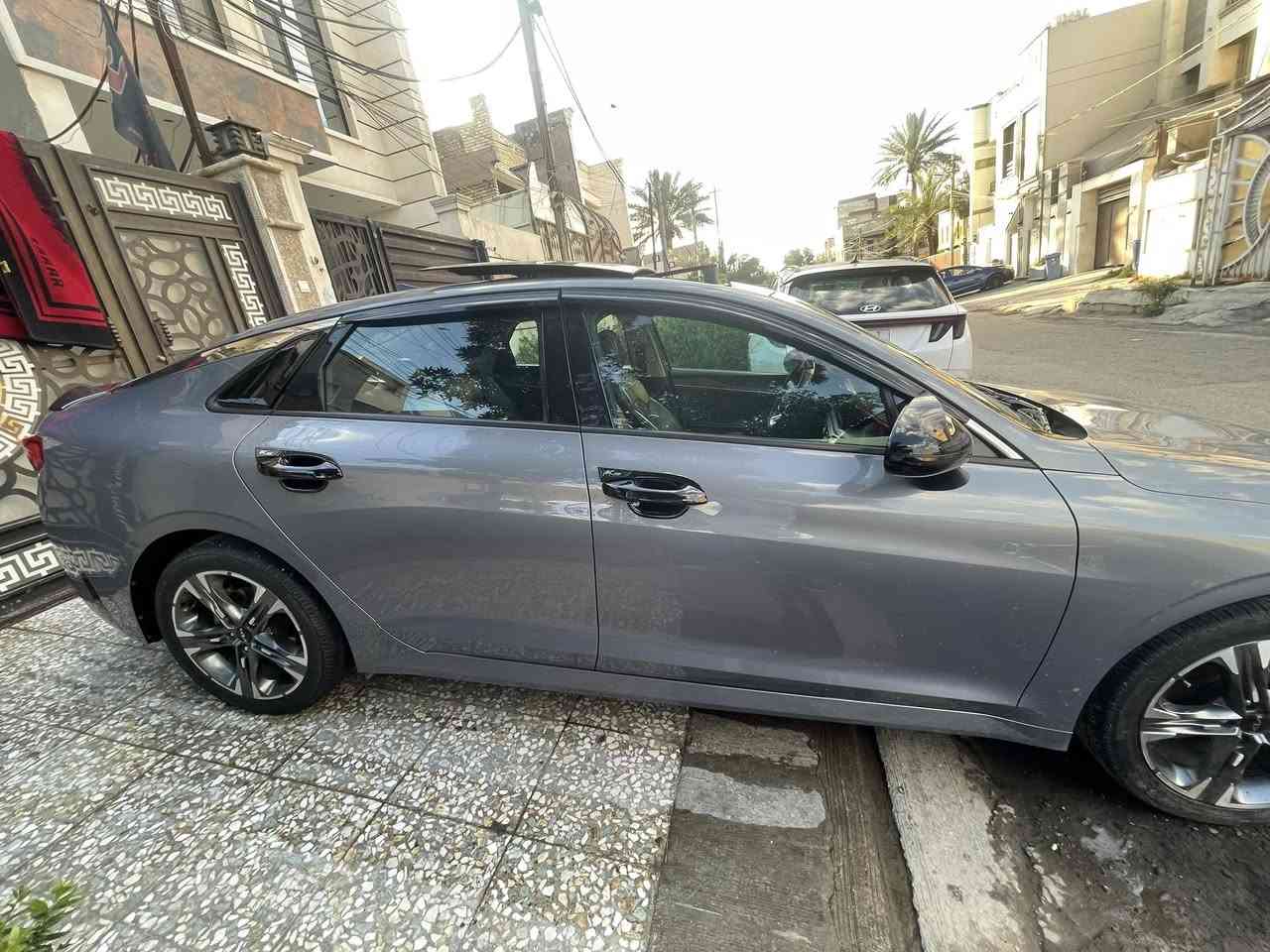 سلام عليكم اريد مراوس بجارجر  حادثها بسيط وشرط بغداد عندي كيا كي 5 فوول مواصفات للاخير حادث جداً بسيط بدون ايرباك بچم كبس شركه كير مكينه وضع شركه موديل٢٠٢٢ المواصفات 
بصمه تشغيل 
بصمة ابواب 
تشغيل عن بعد
جنطه ذكيه
فول رادارات
داخل ملكي صاج
كراسي جلد كهرباء
كشنات تدفئه وتبريد
 سايد بريك بصمه
بنورامات كامله
تحديد سرعه
قيادة ذاتيه
تحديد نسار
شاحن واير ليس
رقمي *********** 
رقم اربيل الجديد
