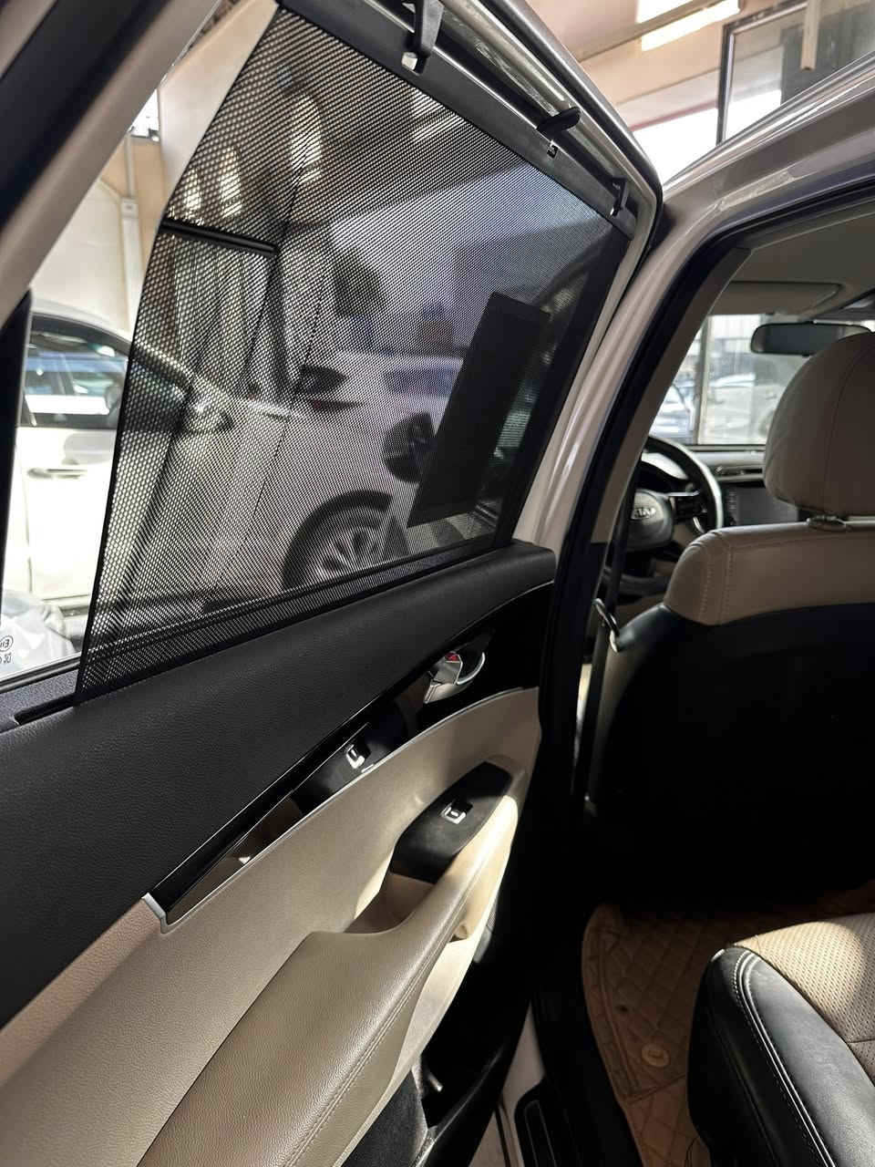 السلام عليكم
للبيع سورنتو او المراوس  

خليجي كفالة عامة 

قطرة صبغ ما بيها 

فقط بارد بالحافه مال جاملغ

مواصفات سيارة 

7 راكب 

3 قطع تبريد 

بردات 

حساسات اماميه 

حساسات خلفيه 

توقف ذاتي 

مرايه شفط 

كشنات كهرباء 

صندوق كهرباء 

بصمه 

تحكمات ستيرن

كروز سرعة 

رقم بغداد باسمنه سيارة 

السعر ٢٤٥

***********

***********
