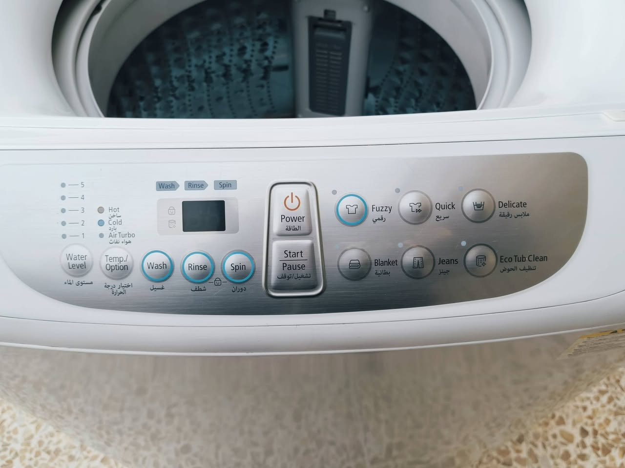 غسالة للبيع نوعها سامسونج وزنها 12كيلو غسالة نظيفة وشغالة بس مبدل بيها كير بوكس اذا شراي اتصل على هاذا الرقم 
***********اسيا 
واذا تريد ادخل خاص 
السعر:300الف وبيها مجال للشراي
