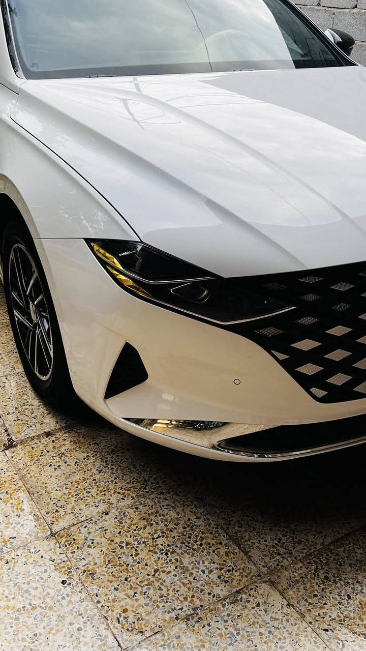 السلام عليكم
رمضان كريم عليكم

للبيع   

هيونداي ازيرا موديل ٢٠٢٣ وارد كوري غاز بلاد 

مكينه ٦ سلندر V

المواصفات السيارة فول الفول كفاله عامه من الشخط  سونار مكينه كرير خير من الله السيارة جديدة بمعنة الكلام  

عداد ديجيتال متصل شاشه

رادرات اماميه خلفيه جانبيه مع حساسات

٣٦٠ درجة 

مع مانع تصادم جانبي عند الاجتاز ترجعك للمسار  

نقطه عمياء 

تحديد مسار كروس سياقة ذاتيه 

ترحيب مع كشافات 

مري شفط

اوتو هولد 

سايد بريك بصمه 

تبريد شاشه

كشن السايق كهرباء مع تدفئة و تبريد

كشن العكسي تدفئة

ستيرن تدفئة هيتر

تبريد مناخي 4 وضعيات

تبريد خلفي

صندوق ذكي 

تشغيل عن بعد

3 بصمات مع التشغيل

لايت زنون عالي ناصي متحرك 

السعر 220 وبيها مجال 

مشروع وطني تحول ثاني يوم
للاستفسار

***********
