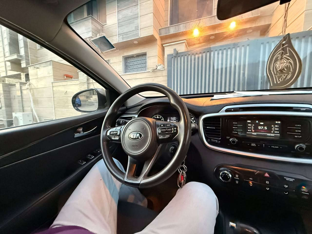 كيا سورينتو ٢٠١٦
مكينة ٤ سلندر 
السعر ١٦٤
رقم بابل باسمي . 
المسافة المقطوعة: ٨٩ ميل .
السيارة كيل تايتل مكفولة كفالة عامة كير محرك كشر ، عذا شخط موجود بالصور. 
عنوان السيارة : بابل . 
للتواصل الاتصال :. ***********
