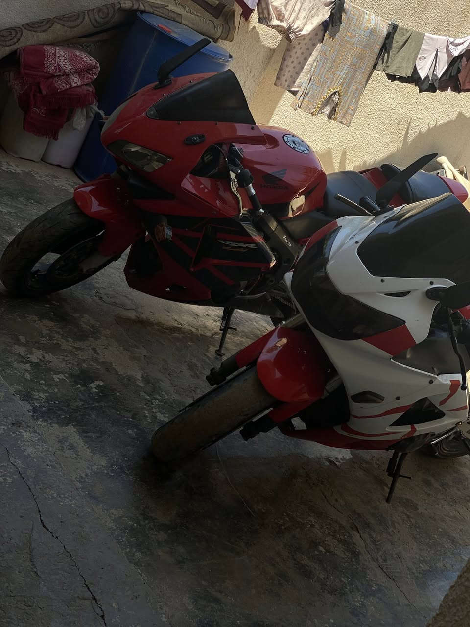 سلام عليكم للبيع cbr 929 مكينه كفاله السعر مليونين و800 للاستفسار ***********
