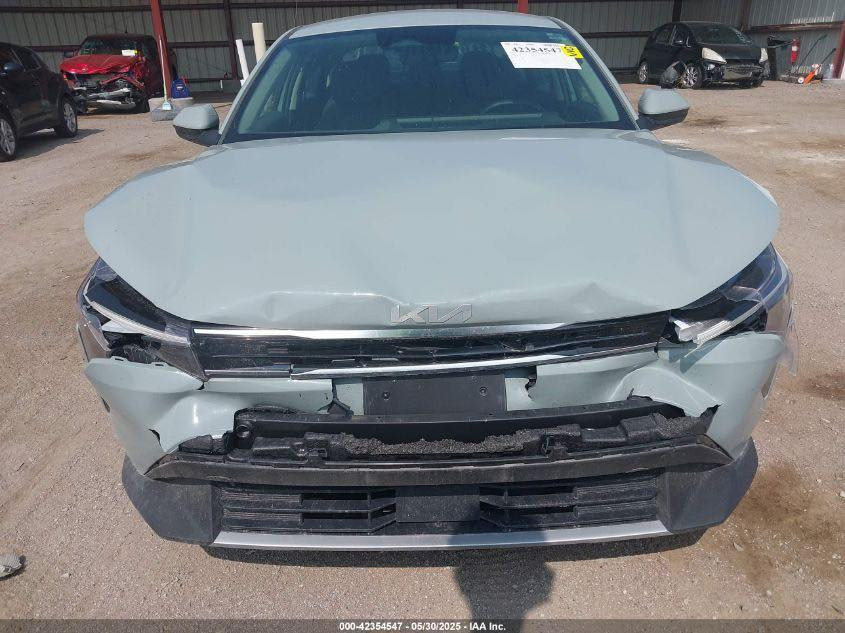 السلام عليكم
k4 موديل 2025 دخول جديد بدون رقم فحص موقت وارد امريكي ماشية 5000مايل يعني زيرو تتحول باسم المشتري الحادث بنيد مصلح ومصبوغ نفسه وتبديل قبغ الصندوق اصلي غير لون ومصبوغ بدون ايرباك بدون دواخل مع بارد بالحاملوغ الخلفي على كد شبر السيارة نوع EX فول ما عدا الفتحةالسيارة نظيفة جدا وتصليح درجة اولى 
العنوان بغداد الاعلام *********** زيد 
السعر ١٦٠$ وبيها مجال
