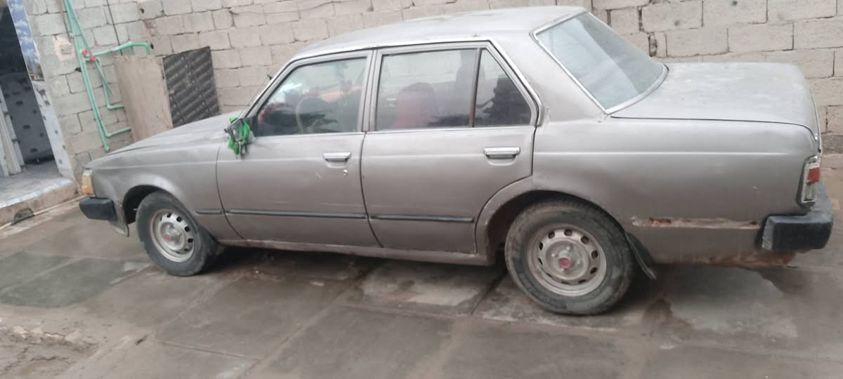 سلام عليكم سياره حلوه مال جنايه كير عادي كرونه رقم الماني بس راح استلم انكليزي مراوس  اراوس سنويه 28 المكان شطره غراف الرقم ***********
