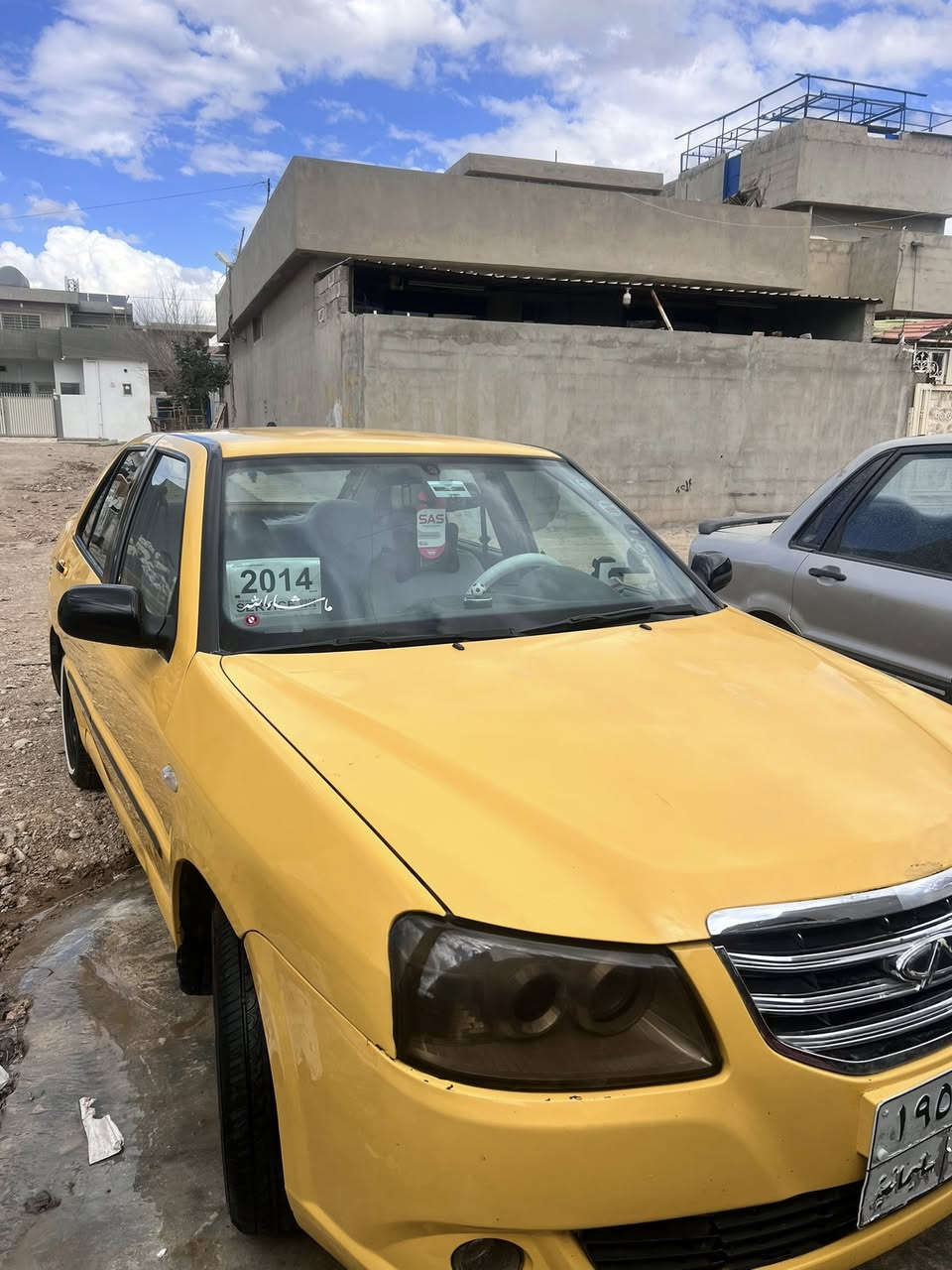 شيري كوين موديل 2014 رقم سليمانيه تدفئه تبريد سنويه ساقطه لون اصفر خصوصي  شرط التحويل محرك بلادي صرف بخار ماكو اربع تايرات جدد  بدون ضربه قطره خياس ماكو سعر ٤٢وبي مجال قليل ***********
