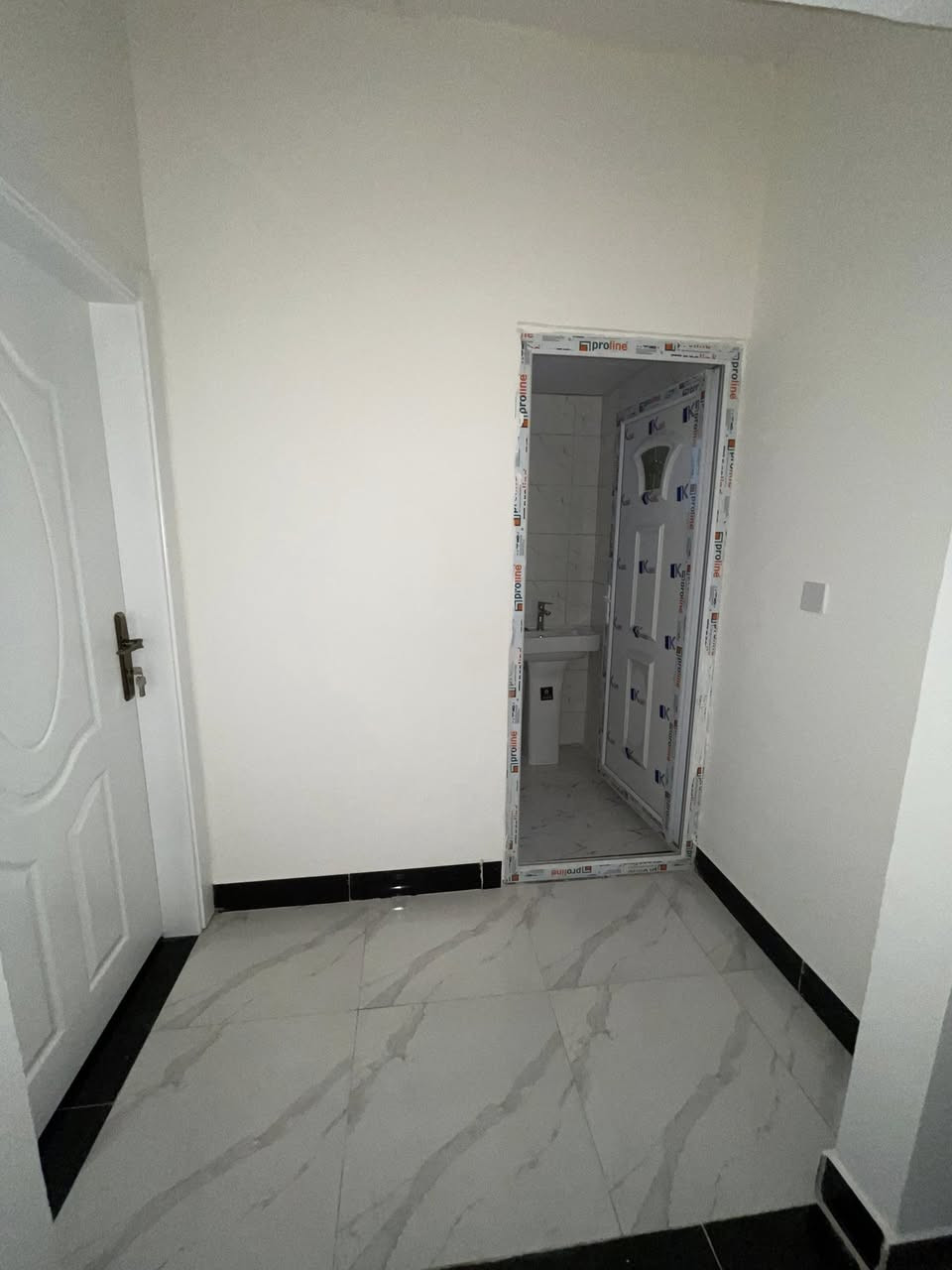 #اكتب #تم #يوصلك #السعر #فورا #والتفاصيل 
فرصة عقارية #دارين_في_مجمع_قرية_الغدير2
 مسـاحة #كل_دار_150م ركن وبصف الركن موقع ممتاز جدا  مكتب الــزعـــيم للاستثمار العقاري عنوان المكتب النجف الاشرف شارع المجمعات السكنية مجمع الاميرات الاول مقابل مجمع الكرار 
#الاستفسار_***********
#وتســاب_***********
