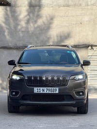 🚗 للبيع Jeep Cherokee 2019 (شكل 2020)  📍 رقم بغداد 🎨 اللون: رصاصي / رم...
