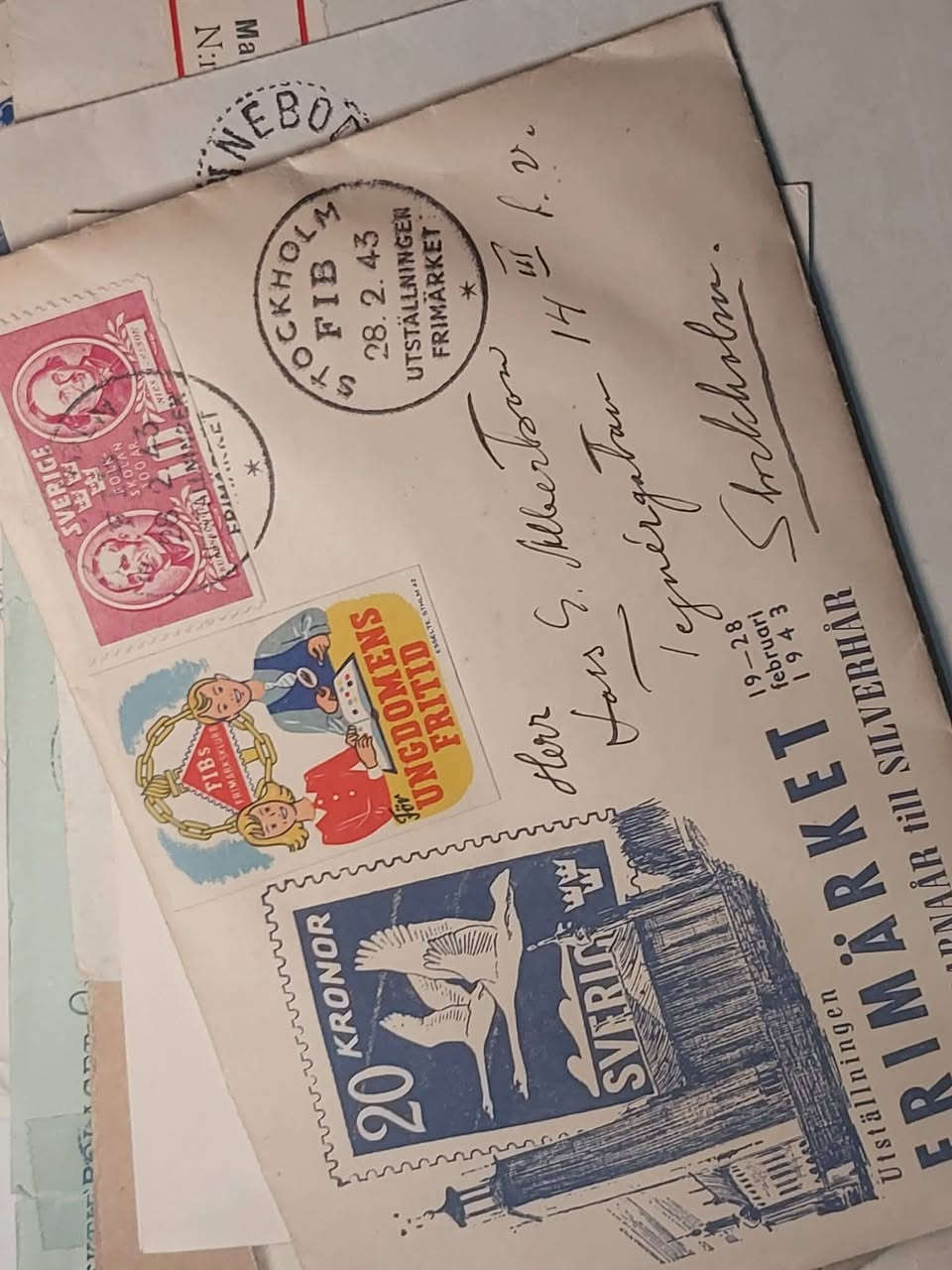 ٩٠٠ قطعة بين غلاف رسائل قديم + اصدار اليوم الاول 
السعر ٣٠٠ الف للكل


**إذا كنت صاحب هذا الإعلان وتريد حذفه لأي سبب، رجاءا أرسل رسالة إلى الدعم الفني**