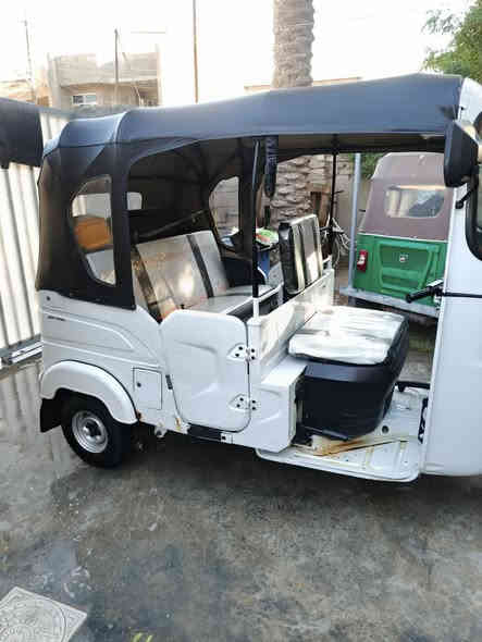 تكتك موديل 22 رقم وسنوية كشر مكفول من التعمير ولصبغ مكينة مكفولة  من كلشي برغي ما مفتوح بيهة 
مكاني زعفرانية رقمي ***********
