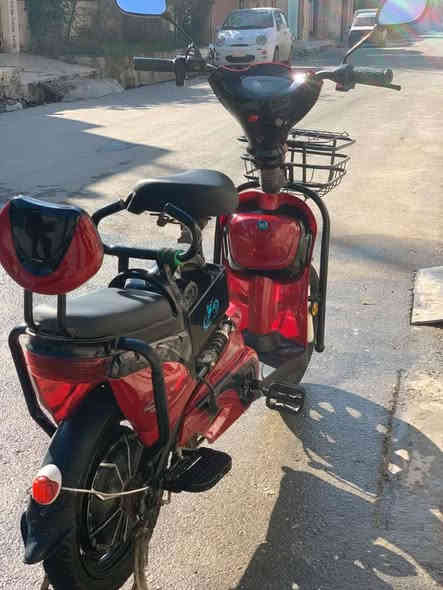 السلام عليكم دراجة شحن السعر ٣٥٠ بي مجال لطيبين 
🔹بصمه 2
🔸سويج 2
🔹دبل اشارة 
🔹5باتريات 
🔹ملف 1000w
🔸دراجة نضيفة 
🔹موصل ايسر 
🔸رقم ***********
