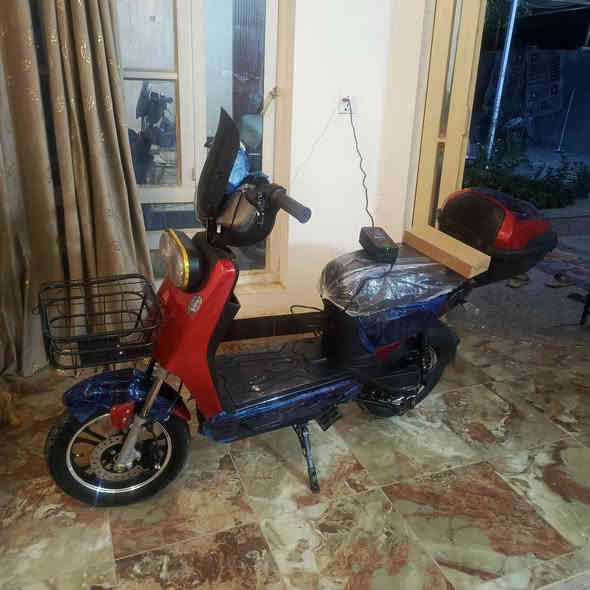 السلام عليكم دراجههه شحن البيع
الدراجه جديده أي عطل ما بيه 
دراجه عدد بطاريات 5 ليثوم 
دراجه بيه شاشه تحدد سرعه والعطل والشحن وتستغل بصمه عن بعد وكارت وسويج نسختين نسختين السعر 550 وبيه مجال هواي 
العنوان بابل محاويل 
الاستفسار على هذا الرقم ***********
