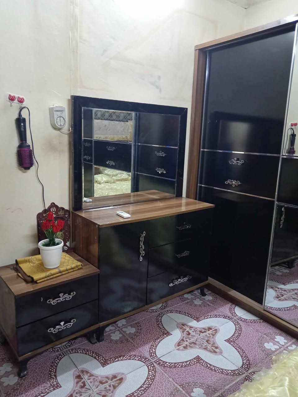 غرفة تركي للبيع السعر 430 ألف  ....
غرفة 7 قطع حلوة وأمرتبة    .....
للتواصل أتصل  / ***********  
اتريد تجي اتشوفهة موجودة بأي وقت تعال وشوفهة البيت فارغ
