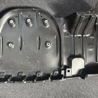 عندي هذا الدرع مال كامري موديل 2025 للبيع اصلي مال تفصيخ مكاني بغداد 0...