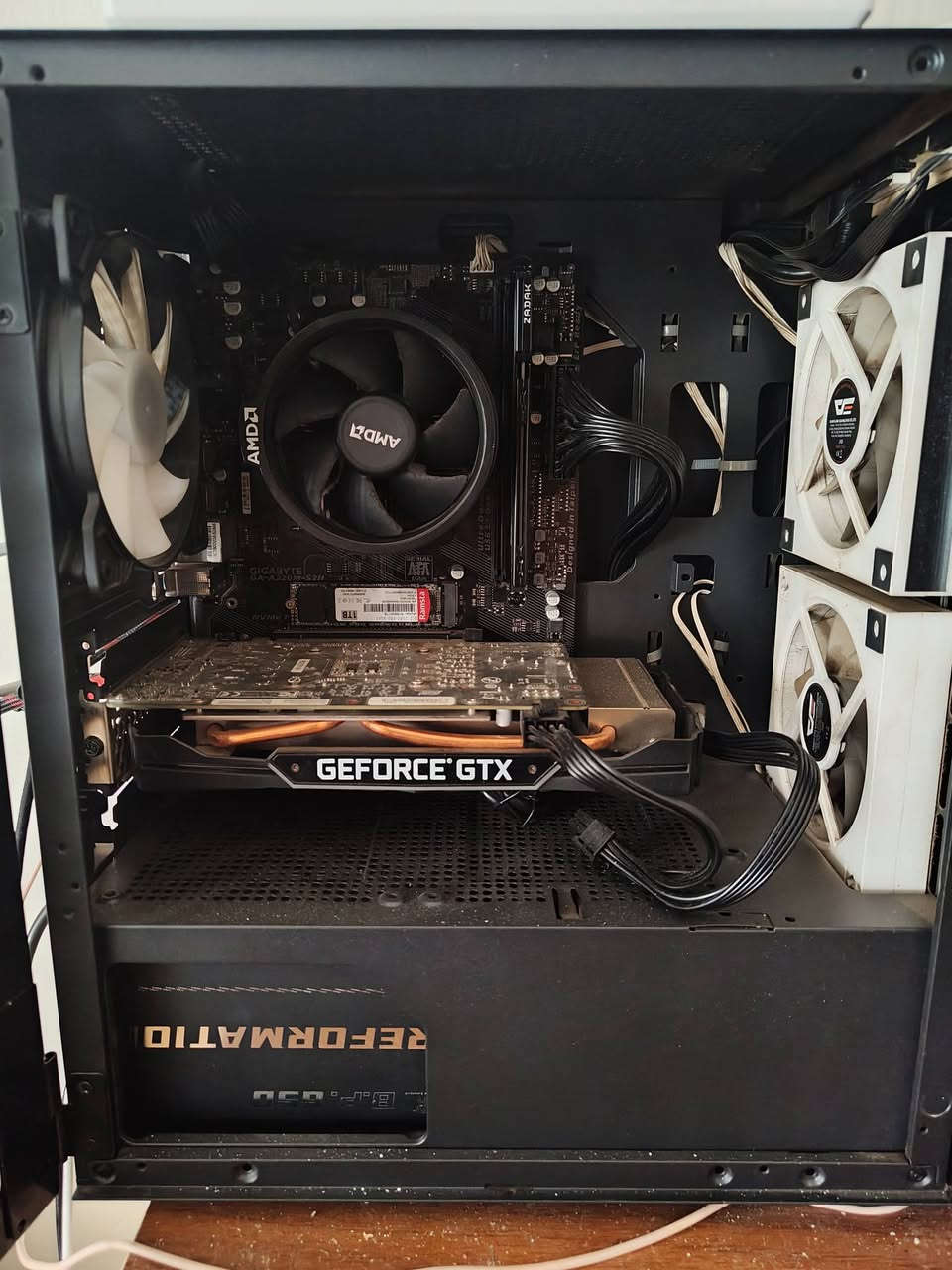 سلام عليكم بيسي للبيع مواصفات :
CPU : R5-5500
GPU : GTX 1660 TI
M.2 1TB SATA SSD
PSU : 650 WATT
MB : A320 GIGABYTE 
RAM : 1×16 DDR4
 غير متوفر توصيل موقع كركوك رأس دوميز 
للاستفسار على سعر ***********
فقط الشراي يجي اذا مو شراي لاتتعبني ولا تتعب روحك 
ولا تكعد تكتب بالتعليقات تسوالها كذا و كذا و تصير خبير براسي
