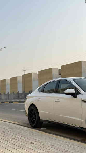 هيونداي سوناتا 2024 
وكالة الت ساك خليجي 
اعلى فئه رقم بغداد دولي تحويل مباشر ماشيه 25 الف كم 
كفالة عامه من گلشي محرك 2500 

مواصفات ،

بصمه دخول ذكي 
بنوراما 
تشغيل عن بعد 
كشنات جلد داخل قرميدي
كير تعليك 8 نمر 
لد أمامي خلفي 
لد داخلي دشبول وابواب متغير ألوان 
حساس امامي خلفي 
كامره خلفي 
شاشه متصل كار بلي 
مري كهرباء شفط 
 مناخ منفصل راكب وسائق 
السيارة

مصروف عليها هواي وشغل متعوب عليه 

تغليف ppf matt سعره 25 ورقه عليه ضمان 10 سنوات 
ويل SRT اصلي سعره 9 اوراق 
تخم تايرات مشلن MICHELIN وكاله سعره 12 ورقه تخم كامل 

السيارة على وضع الوكاله دواخل وخارج ومال جناي على ايد وحده من الوكاله دهن كله وكالة اكسادو وماشايفة غير البانزين المحسن والسوبر جاهزه على اخر حبه وماناقصها اي شي 

السعر 260 وبيها مجال للشراي فقط
 للاستفسار ***********
🔴 ورجاءاً الي ماعاجبه السعر يذكر كلام طيب مثله السياره مصروف ومتعوب عليها متتقارن بالي موجودات بالسوك 🔴
