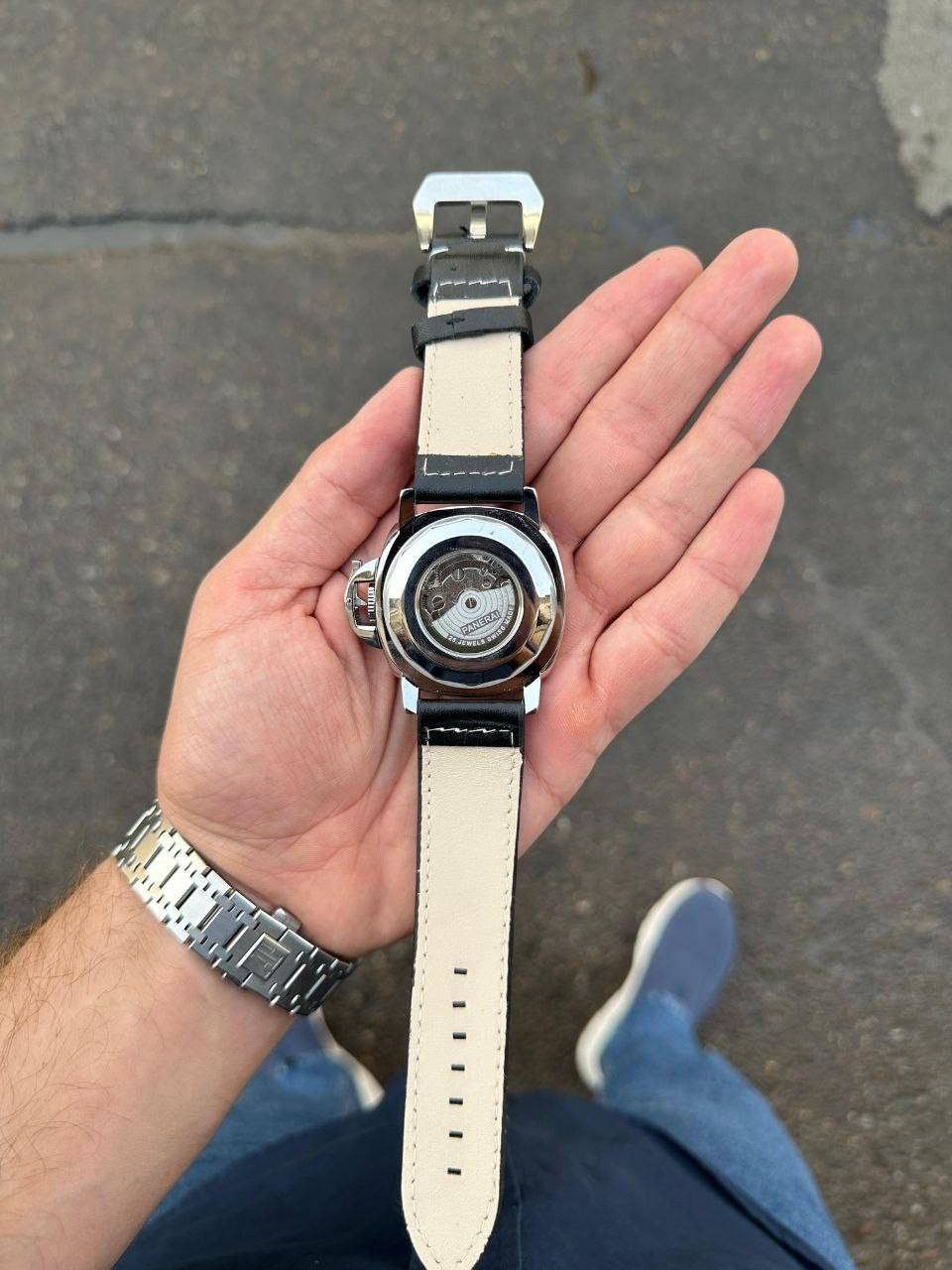 بانيراي ضهر كشف اصلي
مكينة اوتوماتيك ياباني درجه اولى 
سير جلد اصلي ..منفذ شهري 
مقاومه للماء وخدوش زجاج زفير
مختم من كل جهات 
السعر 70 الف مع توصيل مع علبتها الاصليه


**إذا كنت صاحب هذا الإعلان وتريد حذفه لأي سبب، رجاءا أرسل رسالة إلى الدعم الفني**