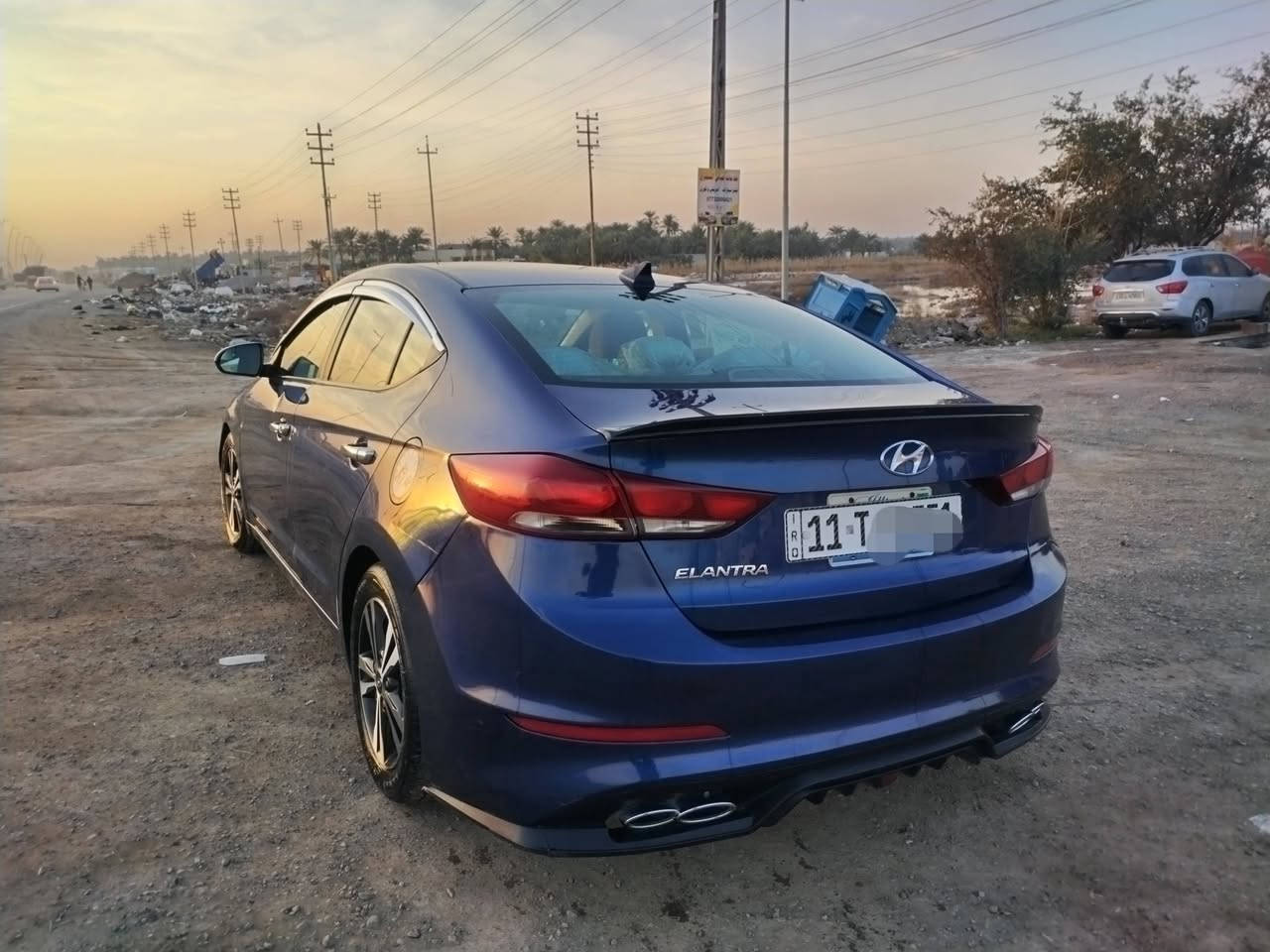 السلام عليكم 
للبيع بدون مراوس 
الالنتره ٢٠١٧ وارد أمريكي
رقم بغداد سنويه وهزه ورقم جديد   
سنويه لحد ٢٩ بسمي 
تحويل نفس اليوم. 
كير اوتو عادي مكفول 
مكينه 2000 لا تبخير لا تنقيص 
فقط صورت رواجز 
 ولف حماوه ومي راديتر جديد مبدل
كهربائيات مكفوله
 ويل كب.. تخم تاير 
شاشه كامره 
تبريد 🥶
تدفئ 🥵
صبغ ٣ قطع  و ٢ كلير يعني ٥ قطع
 فقط بدون دواخل 
تكمه ولغد وقماره كله مكفول
السونار مرفق مع الصور 
السعر١١٠ وبيه مجال 
المكان ديالئ بعقوبه 
اتقاطع القدس 
اتصل وادلل  
الرقم ***********
