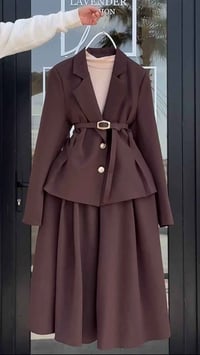 طقم قطعتين • مع حزام • مقاسات 38-48