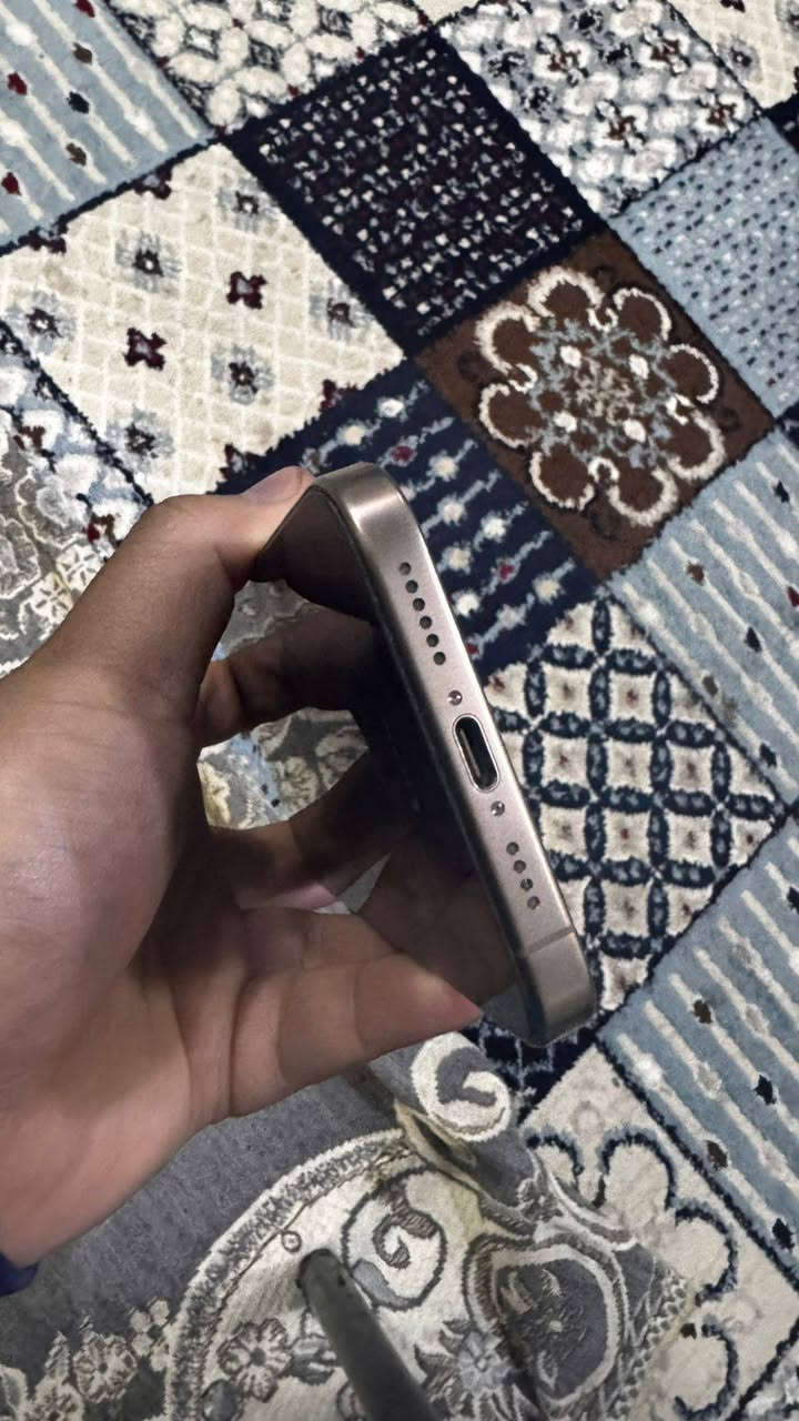 ايفون 16 برو ماكس
ذاكرة  256 
البطارية ٩٤

نضافة 100℅

الجهاز ماستر ومكفول من الخدش ومكفول من اي ضرر 

للاستفسار  ***********
