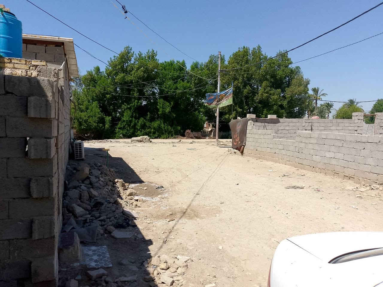 يوجد لدينه بيت مقابيل تسفيرات لمساحه 100) ‏‪***********‬‏
