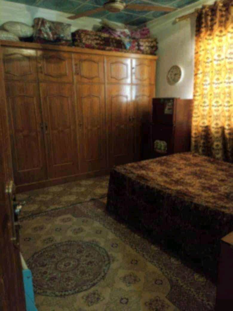 *🏡 بيت للبيع - الجمعية / شارع الوائلي*  
*موقع مميز قريب من مستشفى الأماني + مقابل حديقة الأرجوان*

*📐 المساحة:* 220م + مشتمل  
*🏗️ التفاصيل:*
- *الطابق الأرضي:* 3 غرف نوم + صالة + استقبال + مطبخ حار وبارد + حمام خارجي
- *الطابق الثاني:* غرفة نوم + حمام داخلي  
- *المشتمل:* غرفة + صالة + صحيات + غرفة فوق السطح تابعة للبيت

*✨ المميزات:*
1. *سايدين على شارع الوائلي* - واجهتين وتهوية ممتازة
2. *موقع استراتيجي:* مسافة قريبة على مستشفى الأماني
3. *مقابل حديقة الأرجوان**🏡 بيت للبيع - الجمعية / شارع الوائلي*  
*موقع مميز قريب من مستشفى الأماني + مقابل حديقة الأرجوان*

*📐 المساحة:* 220م + مشتمل  
*🏗️ التفاصيل:*
- *الطابق الأرضي:* 3 غرف نوم + صالة + استقبال + مطبخ حار وبارد + حمام خارجي
- *الطابق الثاني:* غرفة نوم + حمام داخلي  
- *المشتمل:* غرفة + صالة + صحيات + غرفة فوق السطح تابعة للبيت

*✨ المميزات:*
1. *سايدين على شارع الوائلي* - واجهتين وتهوية ممتازة
2. *موقع استراتيجي:* مسافة قريبة على مستشفى الأماني
3. *مقابل حديقة الأرجوان*