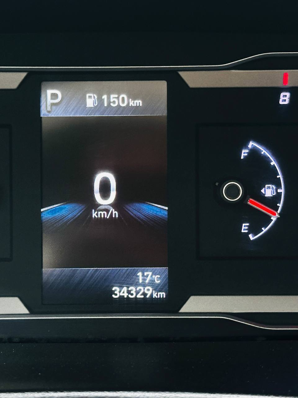 توسان موديل 2022 خليجي
السلام عليكم السيارة خليجية مكينة 2000 ماشية 34 الف مكفولة كفالة مواصفاتها 
تبريد قطعتين 
لايتات زينون 
بلك لايت لد 
مانع انزلاق 
اوتو هولد 
شاشة كبيرة 
كار بلي 
تحكمات ستيرن 
اشاير بالمري 
مري شفط 
اشاير ترحيب 
وبعد بيها مواصفاات  
للاستفسار *********** 
ومتواجد ع الواتساب
