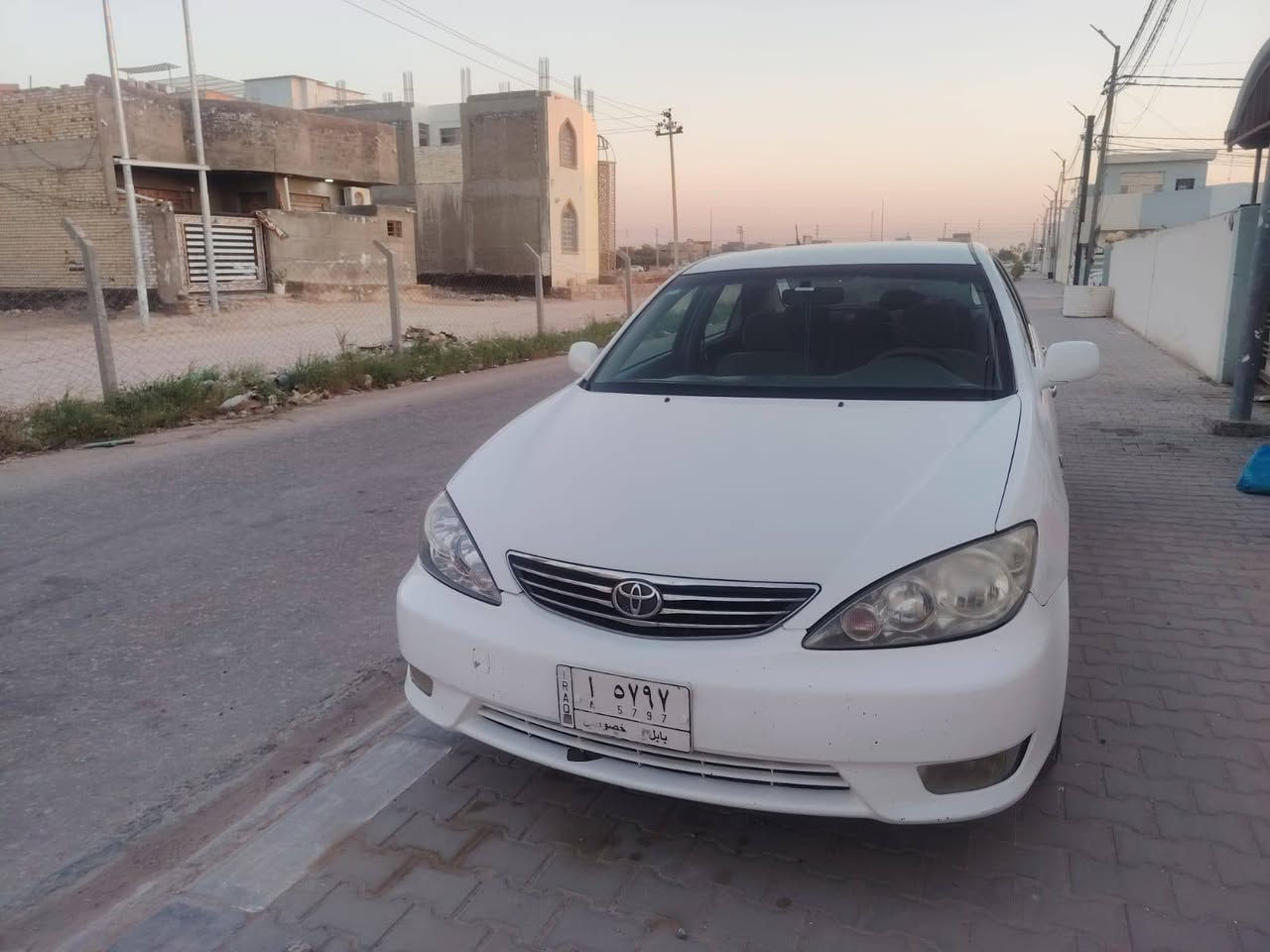 كامري ٢٠٠٥  بيه صبغات بدون ضربه جهاز حداديه ومكينه وتبريد قطعتين مكان السياره نجف السعر ١٠٥ وبيه مجال للتصال ***********
