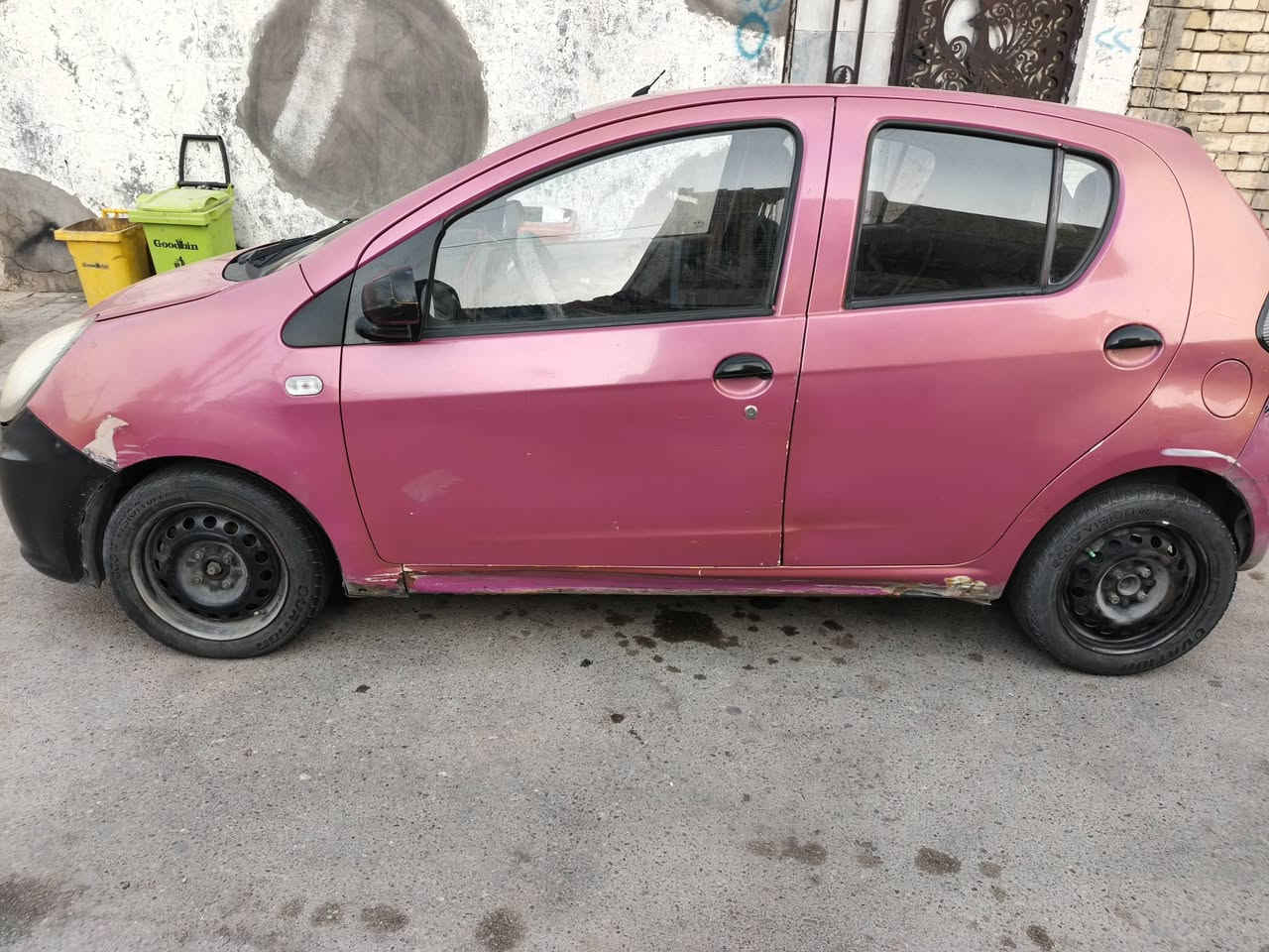 السلام عليكم باندا موديل 12 مصبوغه تغيير اللون مكاني بغداد السعر 37 وبيها مجال***********
