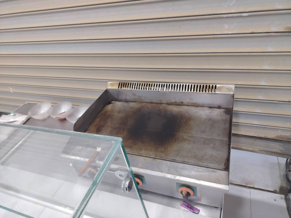 للبيع الشراي يتصل ***********
قلاية فلافل 
قلاية برگر 
مثرامة حجم 22 
ثلاجة حجم كبير كونكورد
ميز جام خانة  مترتين ب متر L عمارة, ميسان
