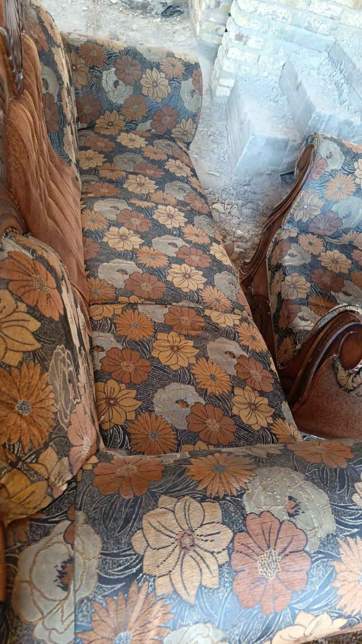 العنوان بابل حي الجزائر قرب السكه
التخم تسكام 7مقاعد 
2 كراسي و قنفه ثلاثيه وقنفه ثنائيه السعر ب250وبي مجال ***********
