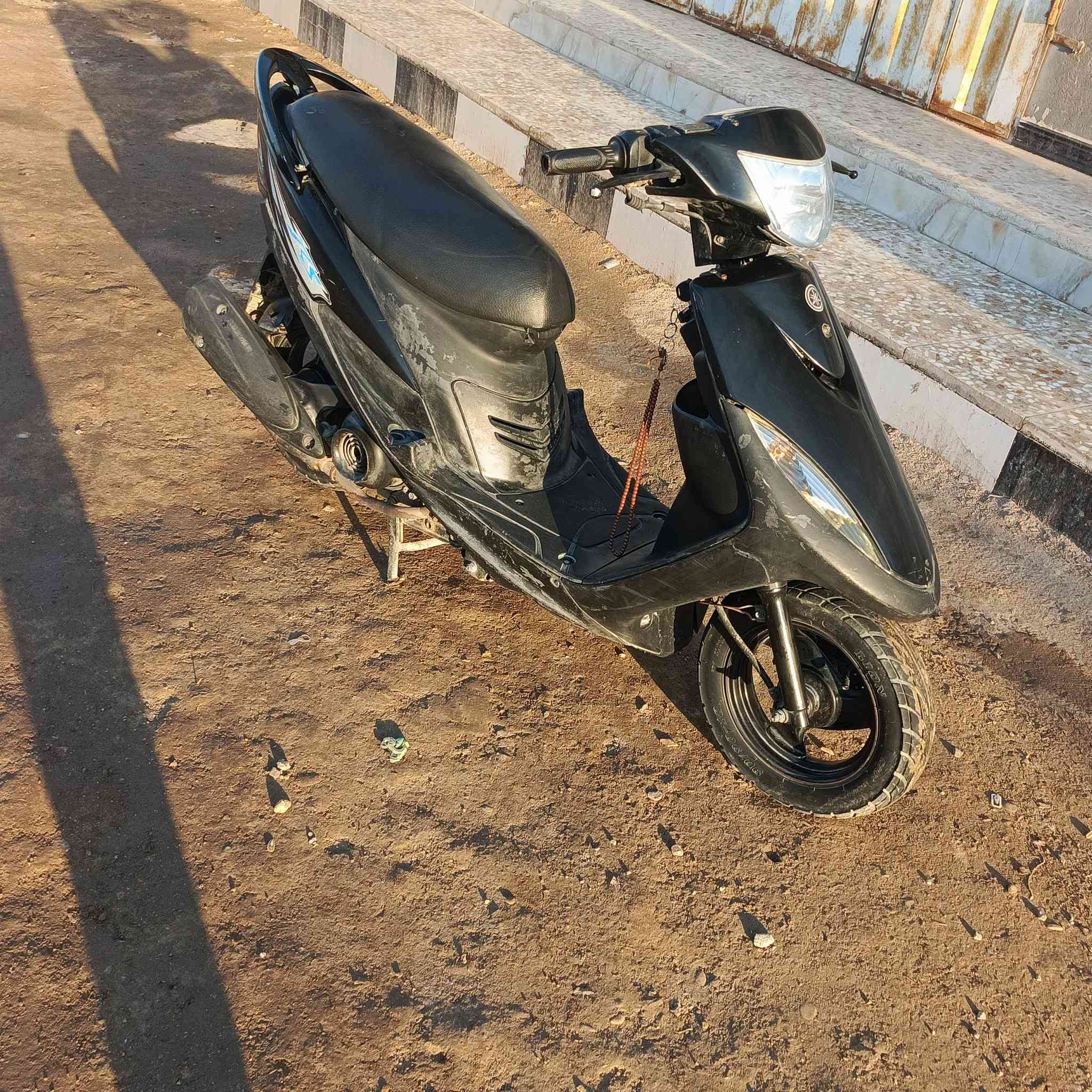 ماكس عدله بلاديه برغي مامفتوح بيه ختم واحد كلشي  شغال بيه سلف هندر اشاير لايت عالي ناصي هورن بك لايت قفل سترين  قفل جنطه اي نقص مابيه دراجه خير من الله حاويه صار ٣ شهر مطلعه حاويه سعره 950 وبيه مجال قليل شراي يجي خاص وهذا رقمي *********** العنوان رميثه
