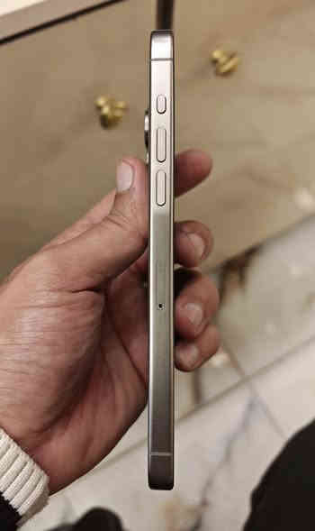 ايفون ١٥ برو ماكس 
اللون تيتانيوم
ذاكره ٢٦٥
بطاريه ٨٥
الكارتونه ضايعه
مبدل شاشه قبل شهر ب٢٧٥ الف حالها حال الاصليه
بيع او مراوس ب١٧ برو ماكس برتقالي
سعره ٩٢٥ الف
مكاني المنصور تقاطع الرواد
***********
