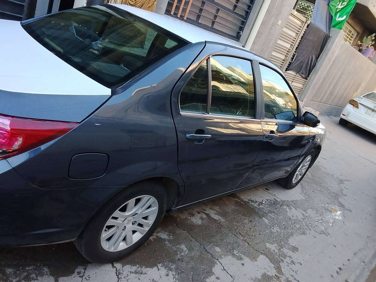 سمند 2018
مكينه فرنسي 1700 
تخم تاير جديد 
باتري جديد 
فيت بم جديد 
كشنات كهرباء 
شاشه لمس 
تحكم ستيرن
مري شفط 
السيارة جاهزه ما بيها نقص 
فقط بارد شبر باب الخلفي والجاملغ الأمامي
السعر 54بي مجال للاتصال ع***********
