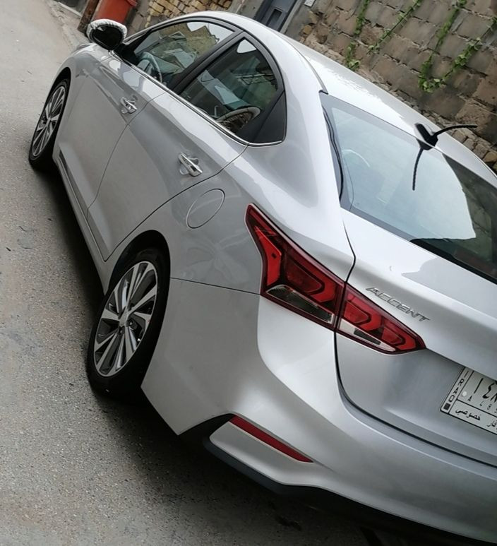 السلام عليكم 
اكسنت امريكي 2022 بأسمي تحويل ثاني يوم فول مواصفات بصمه تشغيل وبصمة ابواب وفتحه وتحكمات تدفئه تبريد كشنات 
وبعد مواصفات بيه جاملغ وبنيد مبدلات
مكينه وكير وتبريد جاهزه سياره جديده مامتعوبه  ماشيه 35 
سعره 125 مكاني ناصريه مركز
رقمي *********** واتساب او اتصال
