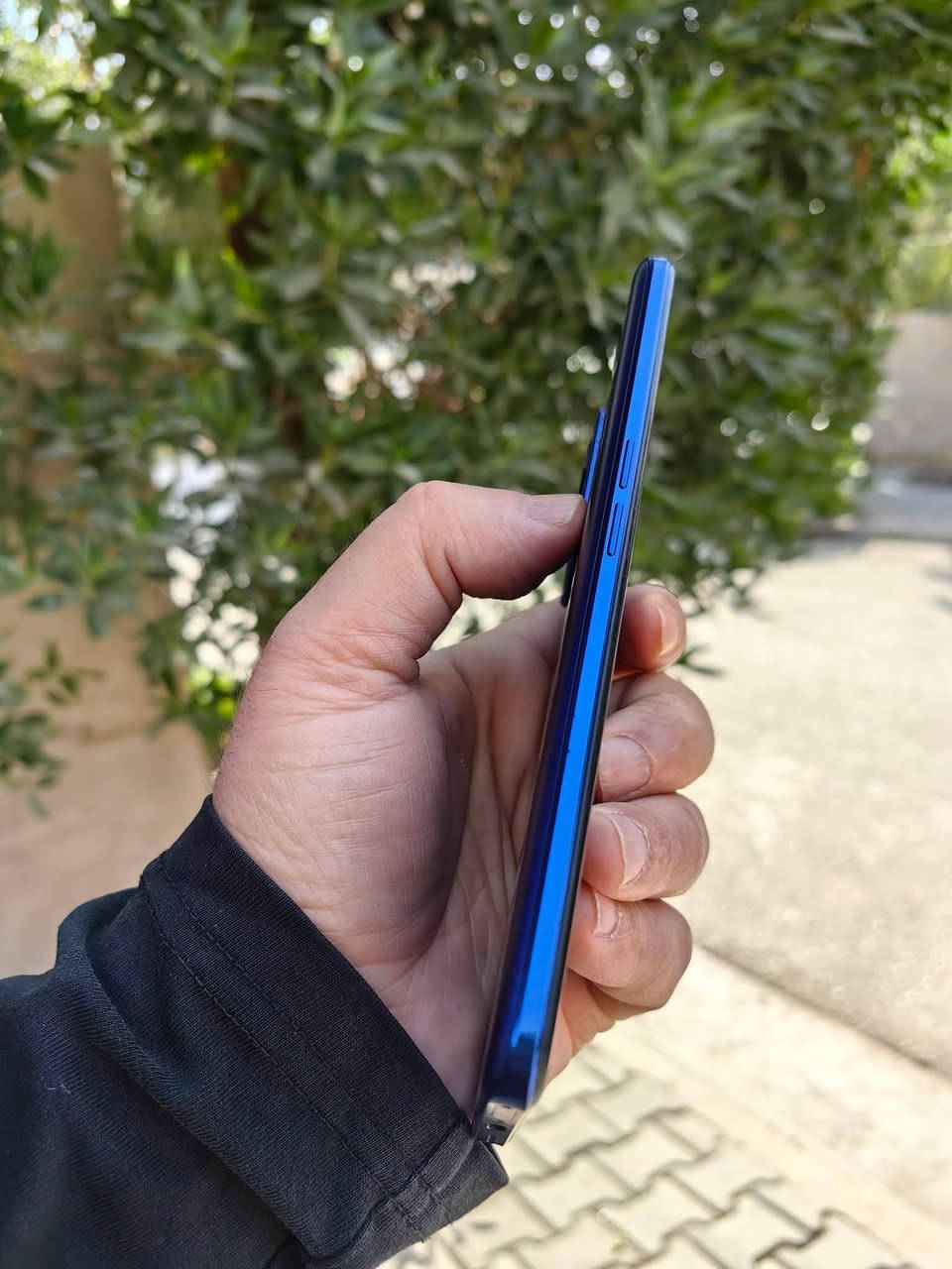 Realme GT NEO3 150w
ريلمي جي تي نيو 3 5g 
ذاكرة 256 عشوائي 12+12 
شاشه امولد 120 هيرتز 
معالج دايمنستي 8100 
كاميرات من سوني imx 766 50+8+2 مع تصوير الفيديوات 4كي 60 اطار 
اماميه 16 
بطاريه 4500 بقوة شحن 150 واط 
سماعات ستيريو 
جهاز نظيف جدا ويا فقط شاحن وكفر 
علما الشاحنه يشحن 65 واط 
بيع او مراوس
سعر240


**إذا كنت صاحب هذا الإعلان وتريد حذفه لأي سبب، رجاءا أرسل رسالة إلى الدعم الفني**