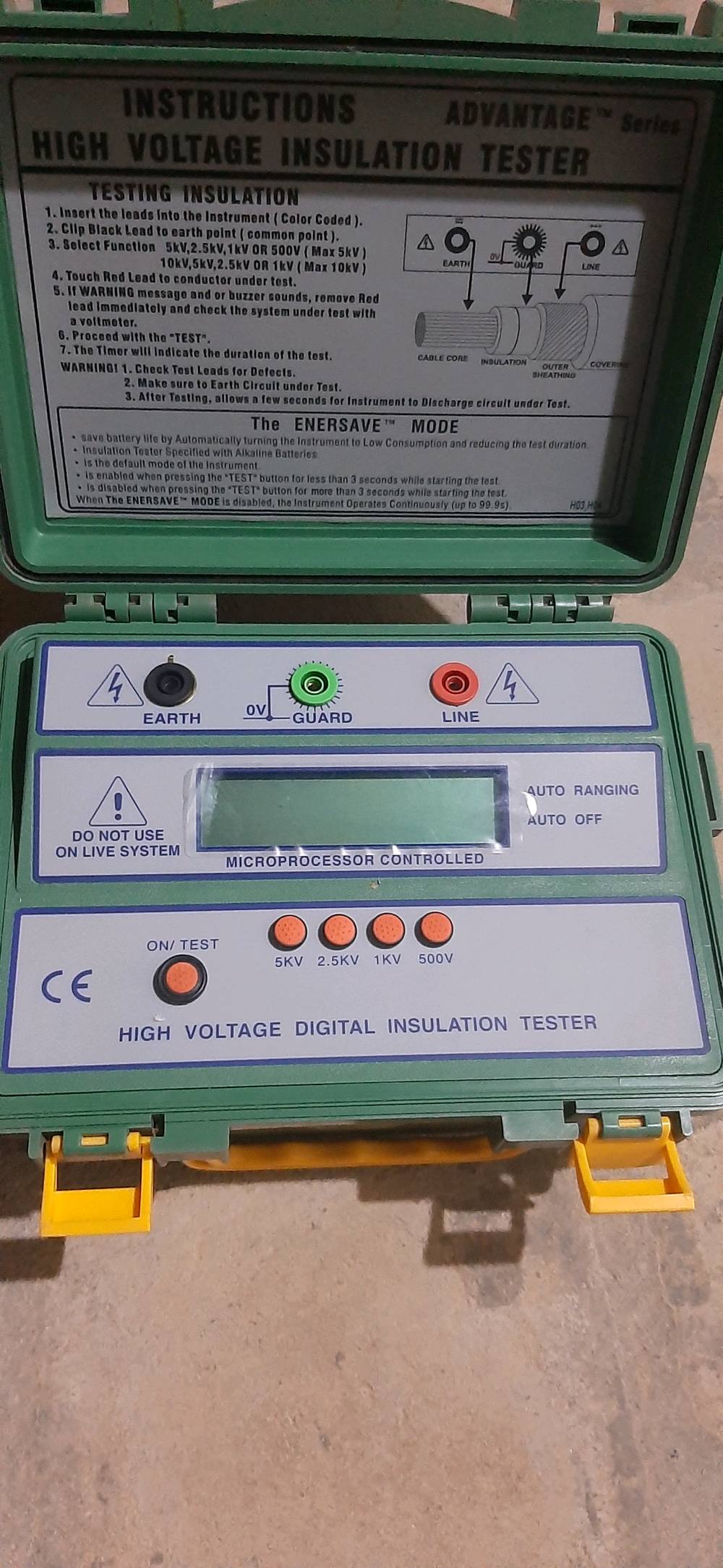 ميكر دجتل 5KV مع ملحقاته كامل. 
يعمل على البطاريات حجم وسط ×6.
السعر 400000 قفل. 
واتساب.