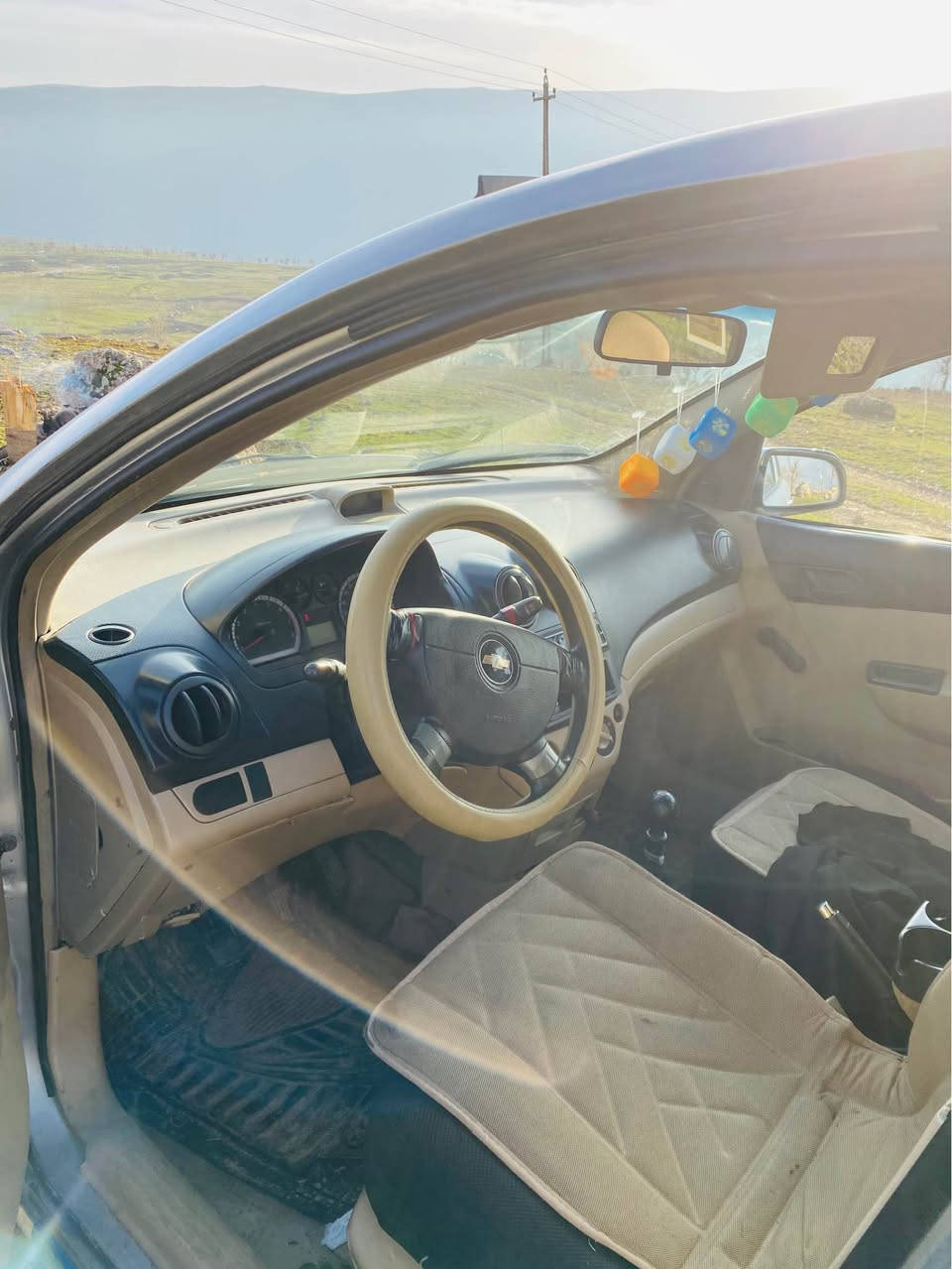 ئەڤیۆ ٢٠٠٩ 
ناو زەرد 
مەکینە گەورە 1.6 
گێڕ عادی 
تەبرید سارد و گەرم بە شەرت 
تەقە و رەقە بەشەرت 
گێر و مەکینە بەشەرت 
سەنەوی نوێیە هەتا ٢٠٣٠ بەناو خۆمەوەیە تحویل بەشەرت 
پئش و پاشی کەپسە سبوغ عامە بئ وەرگەڕاو و بڕاوە بەشەرت چوار تایەی نوێی لەسەرە 
پئشم تازە توند کردۆتەوە کامل هەرچی پئیوەیە
سەیارەی دەستی خۆمە و بەناو خۆمە مالی مەعرەز نیە 
نرخی ٤٨ و معامەلە واتس اپ (***********) سوران, أربيل
