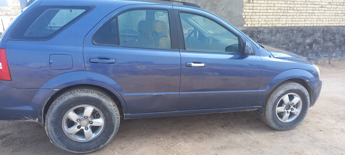 السلام عليكم
كيا سورنتو مديل ٢٠٠٧ 
تفاصيل السيارة 
البدي صبغ عام جماليه 
المكينه هسه قبل اسبوع مجفته 
الكير تمام 
التبريد نقص غاز من جفت المكينه 
الحداديه تمام 
رقم بصرة تحويل اي وقت 
السيارة مشكلة الوحيده من امشي بيه الزم ابريك تكطع بانزين تطلع عندي علامه EsC
هاي كل التفاصيل السعر ٧٠ وبي مجال للشراي 
انه مكلف بالنشر اتصل ع رقم صاحب السيارة ***********
