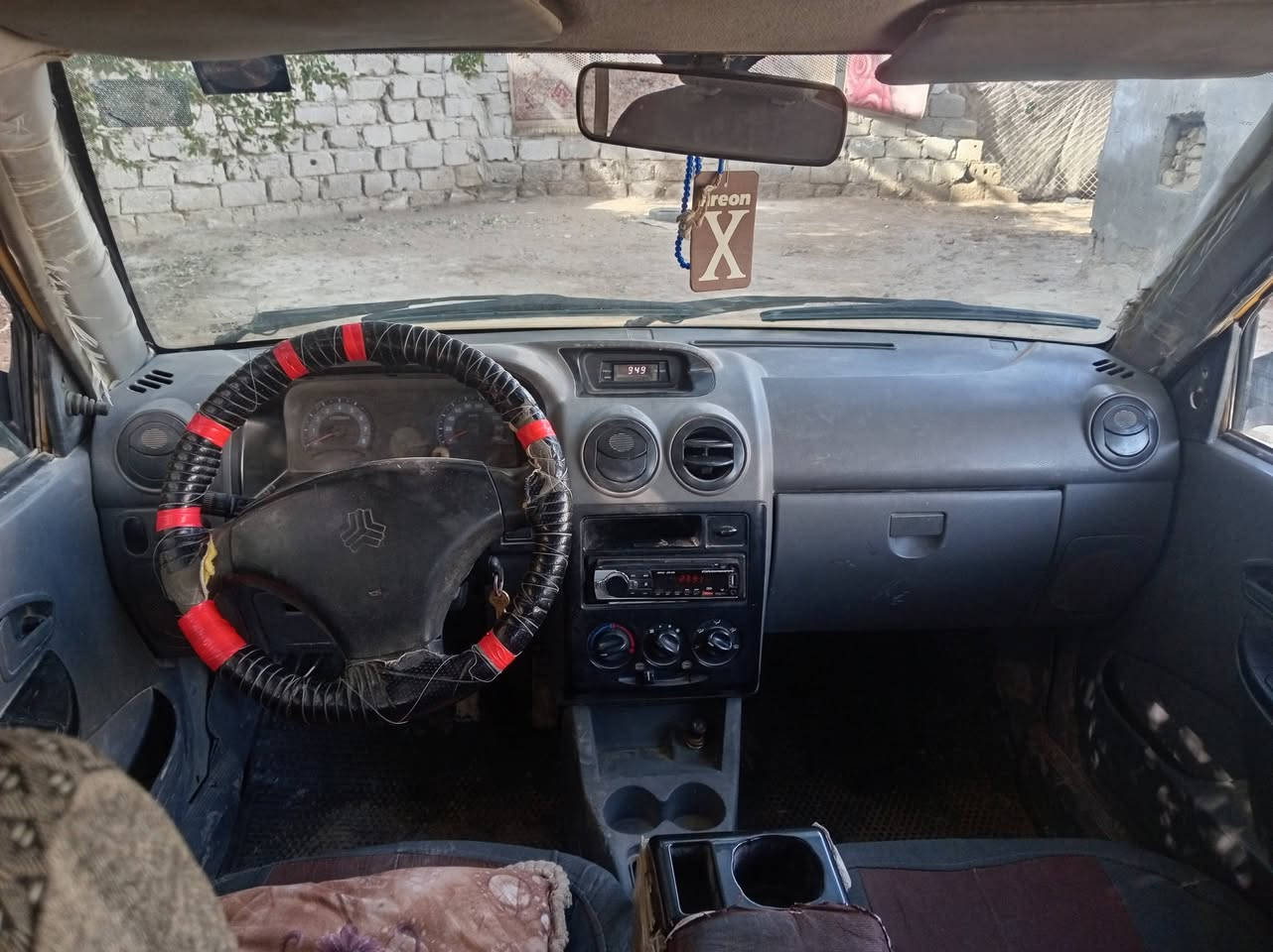 السلام عليكم  سياره سايبه البيع موديل 2013 سياره مكفوله من ضربه من تبديل رقمه قادسيه 16نكليزي السياره بسمي سنويه ال30 مصفره هيهه وقرامات السياره مامطلوبه الو ربع تخم تاير جديد حداديه جديده   كير مكينه مكفولات مكانه الديوانية  قضاء عفك السعر 34 وبيه مجال اتصل علا الرقم ***********
