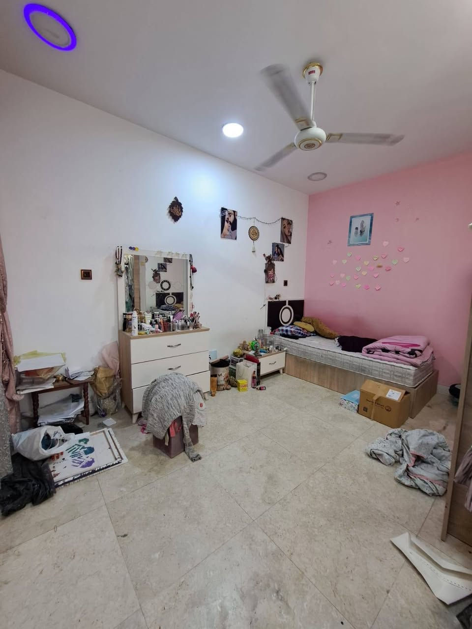 الاعظميه الاخطل قريب كلية بغداد دار للبيع بناء حديث استثمار مضمون المساحة ٦٠م واجهه ٧م يحتوي ثلاث غرف نوم صاله مطبخ خدمات فوق والارضي منور مخزن سطحين للجادين للاستفسار الاتصال ***********شركة الضحى للعقار واتساب
