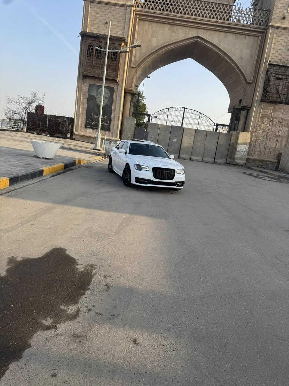 سلام عليكم وابامه للبيع مديل2020 سياره جديده بمعنه لكلمه سياره فول وصفات للأخير ماشيه 50 الف وارد أمريكي بيها قطعه وحده بدون ايرباك رقم أربيل هزه جديده سياره ما بيها اي نقص كفاله مكينه كير كفاله من كلشي فقط قطعه وحده بدون اي دواخل سياره احله من صور بهواي سياره كاعده ما شاء الله مكاني بصره رقم ***********
