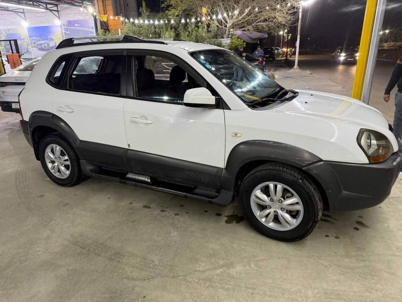 سلام عليكم توسان 2009 خليجي ماشيه 130
مكفولة كير محرك عل شركة
فقط بارد بسيط بالباب صدر 
بدون صبغ تخم تاير
السعر 115 وبيه مجال 
***********
مكان بغداد
