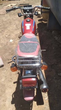 اربعه كير لبيع كلك نظيفه ما عيزه برغي هستونه جفتنه دراجه مجفته مره وحد...