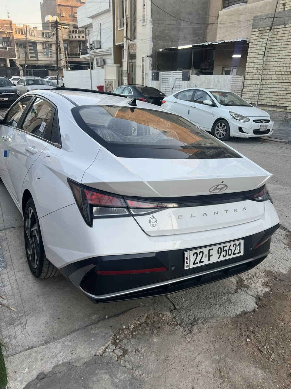 السلام عليكم 
للبيع النترا 2024
ماشيه53 على ايدي من الزيرو
رقم اربيل بسمي تحويل ثاني يوم
بيها صبغ يم قبق البانزين اثر طخة وعندي الصورة قبل التصليح
السيارة نظيفة وشادلها باتري وتخم تاير جديد 
الموصفات 
فتحة
شاشه وكيلو متر شاشه
بصمة
كشنات جلد 
تبريد قطعتين
هاند بريك بصمة واوتو هولد
٤ وضعيات قيادة
حساس امامي خلفي
لد امامي 
ويل كروم ١٧ وحساس تاير
تحكمات ستيرن فول مثبت سرعه واوامر صوتيه
دركة D وجلد خياط 
مري شفط اوتو
مكينه ١٥٠٠ 8نوزل وكير ٨ سرعات
السعر ١٤٢ 
مكاني بغداد نفق الشرطه 
للاستفسار :***********
